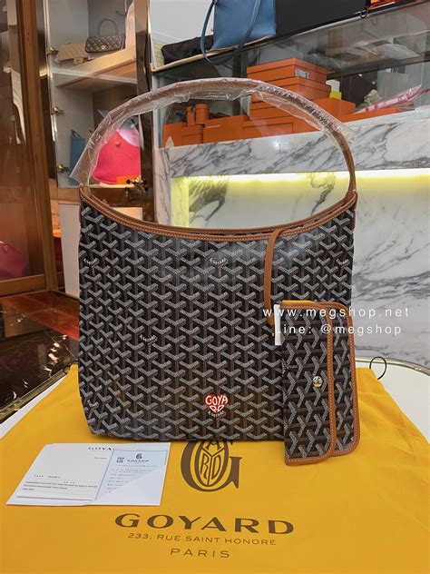 goyard hobo size